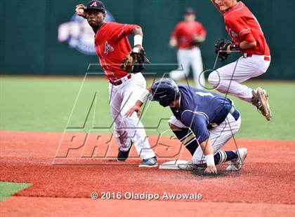 Thumbnail 2 in Atascocita vs. Dallas Jesuit (UIL 6A Regional Final) photogallery.