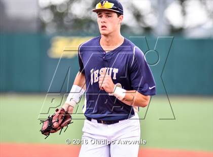 Thumbnail 3 in Atascocita vs. Dallas Jesuit (UIL 6A Regional Final) photogallery.