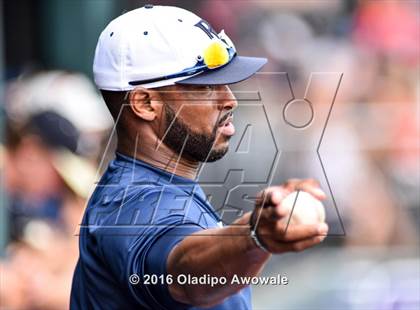 Thumbnail 2 in Atascocita vs. Dallas Jesuit (UIL 6A Regional Final) photogallery.