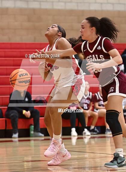 Thumbnail 2 in Notre Dame Academy vs. Palos Verdes (Battle at the Beach) photogallery.