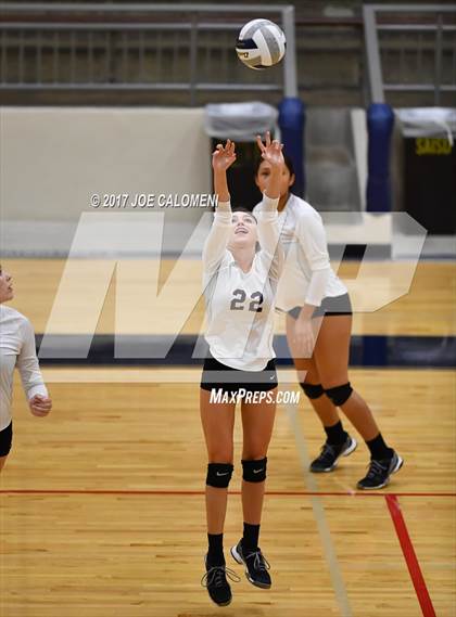 Thumbnail 1 in Brackenridge vs St. Anthony (SAISD Invitational) photogallery.