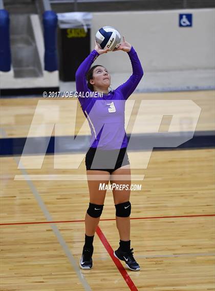 Thumbnail 1 in Brackenridge vs St. Anthony (SAISD Invitational) photogallery.