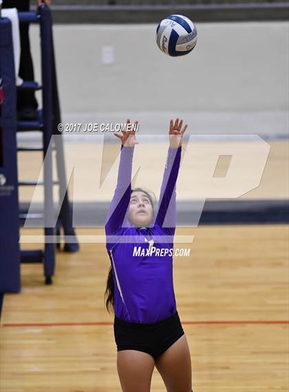 Thumbnail 3 in Brackenridge vs St. Anthony (SAISD Invitational) photogallery.