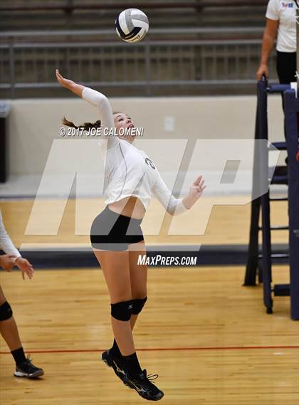 Thumbnail 2 in Brackenridge vs St. Anthony (SAISD Invitational) photogallery.