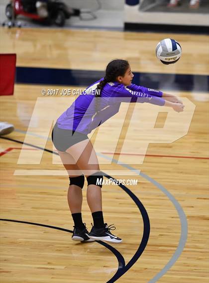 Thumbnail 1 in Brackenridge vs St. Anthony (SAISD Invitational) photogallery.