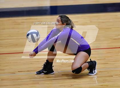 Thumbnail 2 in Brackenridge vs St. Anthony (SAISD Invitational) photogallery.