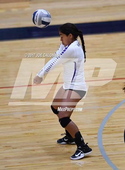 Thumbnail 1 in Brackenridge vs St. Anthony (SAISD Invitational) photogallery.