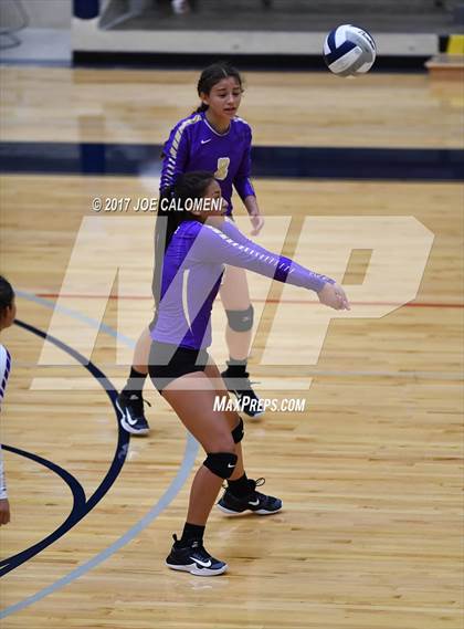 Thumbnail 1 in Brackenridge vs St. Anthony (SAISD Invitational) photogallery.