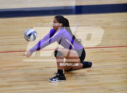 Thumbnail 1 in Brackenridge vs St. Anthony (SAISD Invitational) photogallery.
