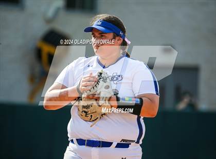 Thumbnail 3 in Beckville vs. Forsan (UIL 2A Softball Semifinal) photogallery.