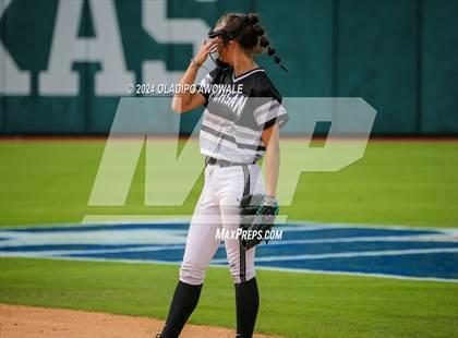 Thumbnail 3 in Beckville vs. Forsan (UIL 2A Softball Semifinal) photogallery.
