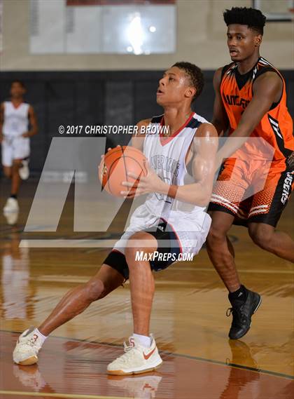 Thumbnail 2 in Manvel vs Lancaster (McDonald's Texas Invitational) photogallery.