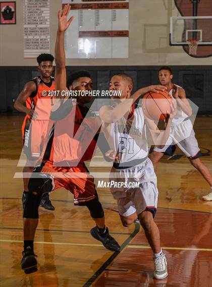 Thumbnail 1 in Manvel vs Lancaster (McDonald's Texas Invitational) photogallery.