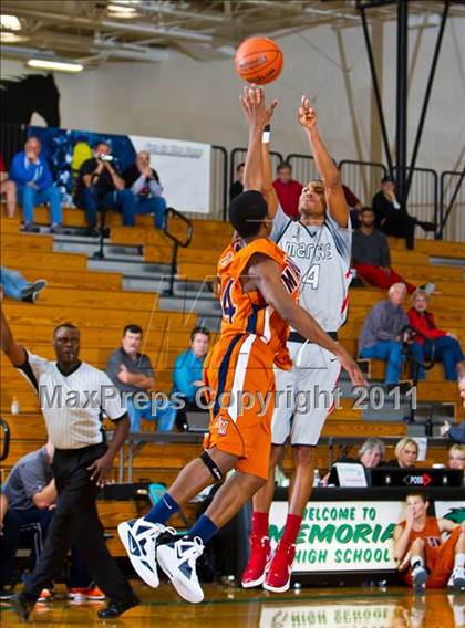 Thumbnail 3 in Madison vs Flower Mound Marcus (McDonald's Texas Invitational) photogallery.