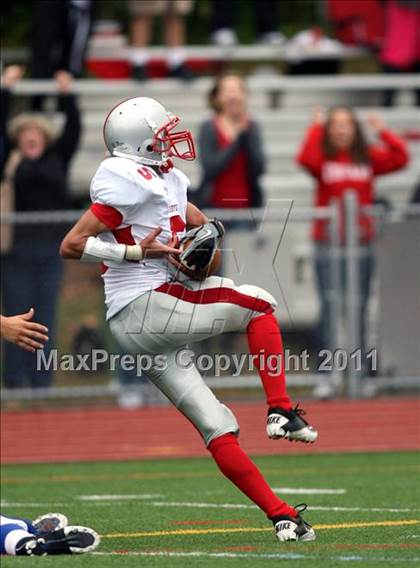 Thumbnail 1 in Conard @ Glastonbury photogallery.