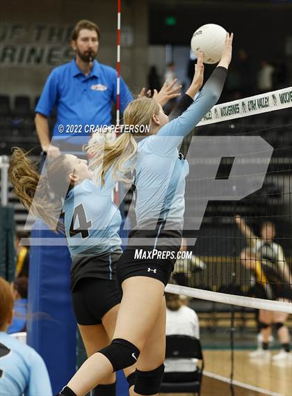 Thumbnail 2 in Sky View vs. Green Canyon (UHSAA 4A Consolation Final) photogallery.