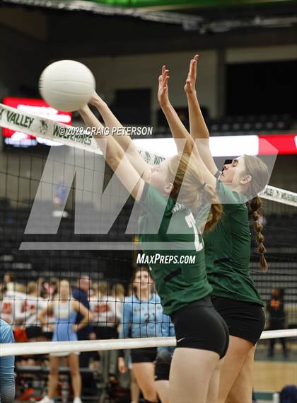 Thumbnail 2 in Sky View vs. Green Canyon (UHSAA 4A Consolation Final) photogallery.