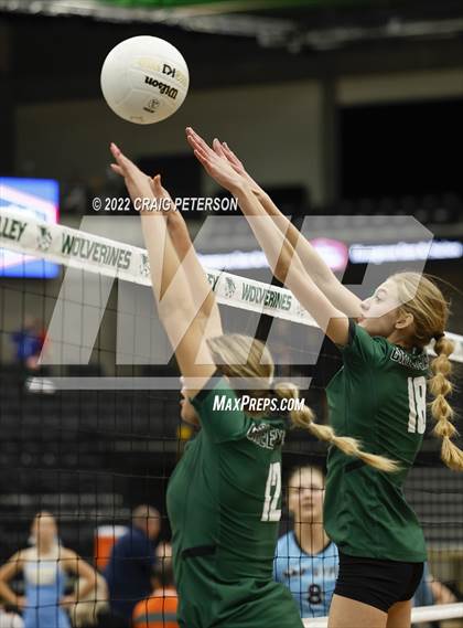 Thumbnail 2 in Sky View vs. Green Canyon (UHSAA 4A Consolation Final) photogallery.