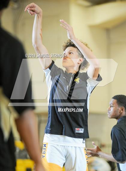 Thumbnail 2 in Alameda vs. San Ramon Valley (Warren Morse Memorial Showcase) photogallery.