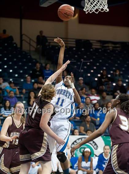 Thumbnail 1 in Bishop's vs La Jolla Country Day (CIF SDS D4 Final) photogallery.