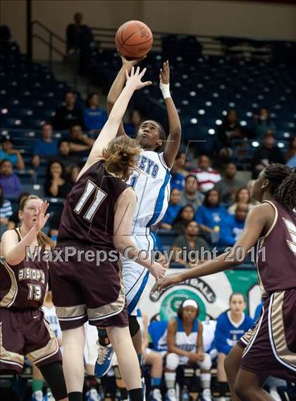 Thumbnail 3 in Bishop's vs La Jolla Country Day (CIF SDS D4 Final) photogallery.