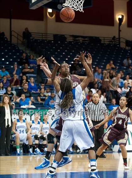 Thumbnail 2 in Bishop's vs La Jolla Country Day (CIF SDS D4 Final) photogallery.