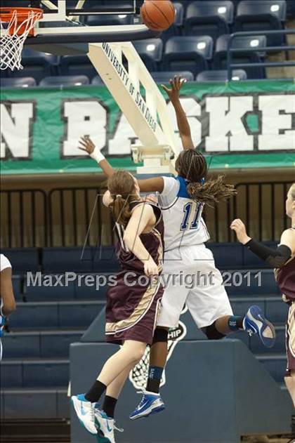Thumbnail 2 in Bishop's vs La Jolla Country Day (CIF SDS D4 Final) photogallery.