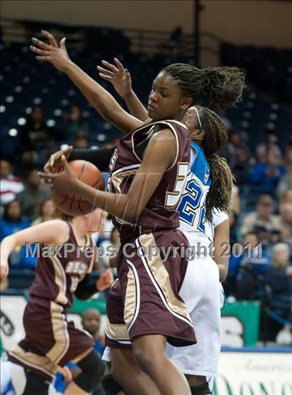 Thumbnail 2 in Bishop's vs La Jolla Country Day (CIF SDS D4 Final) photogallery.