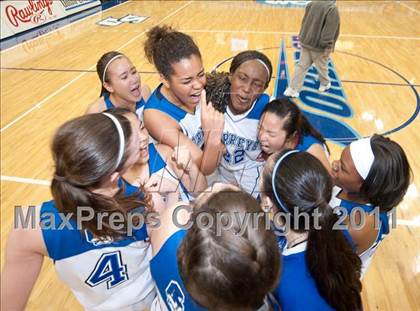 Thumbnail 3 in Bishop's vs La Jolla Country Day (CIF SDS D4 Final) photogallery.
