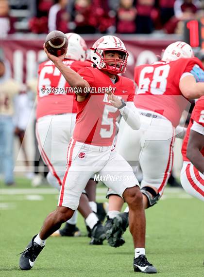 Thumbnail 2 in Summer Creek vs. Katy (UIL 6A D2 Football Regional) photogallery.