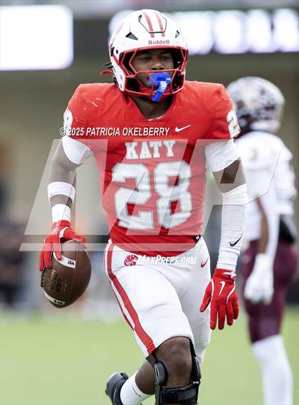 Thumbnail 2 in Summer Creek vs. Katy (UIL 6A D2 Football Regional) photogallery.