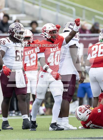 Thumbnail 1 in Summer Creek vs. Katy (UIL 6A D2 Football Regional) photogallery.