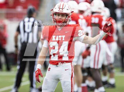 Thumbnail 3 in Summer Creek vs. Katy (UIL 6A D2 Football Regional) photogallery.