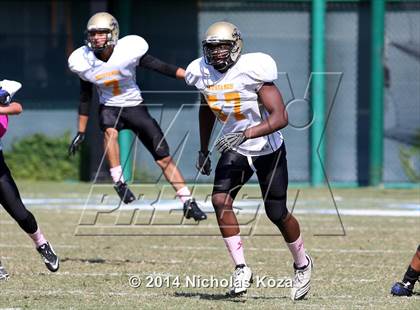 Thumbnail 2 in McAuliffe vs. Windward photogallery.
