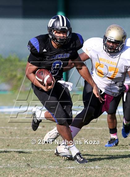 Thumbnail 3 in McAuliffe vs. Windward photogallery.