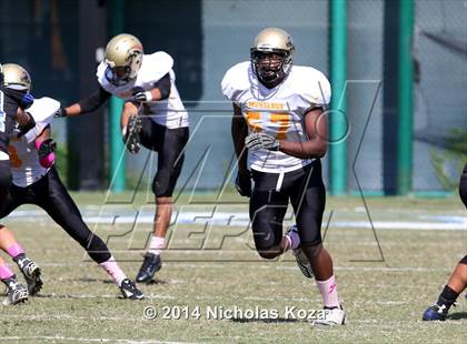 Thumbnail 1 in McAuliffe vs. Windward photogallery.