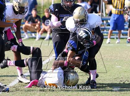 Thumbnail 1 in McAuliffe vs. Windward photogallery.