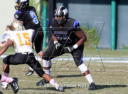 Thumbnail 3 in McAuliffe vs. Windward photogallery.