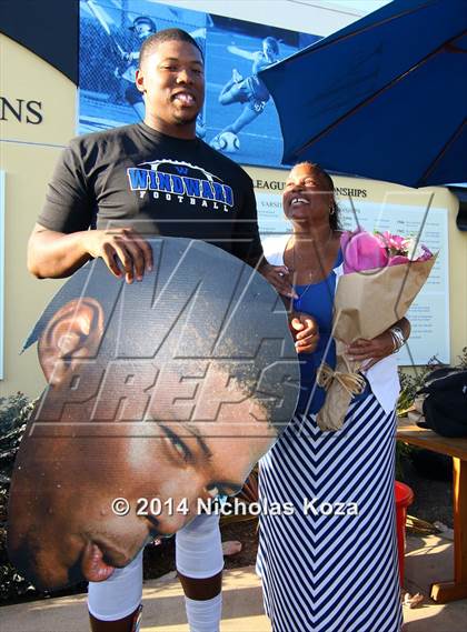 Thumbnail 3 in McAuliffe vs. Windward photogallery.