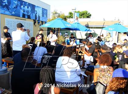 Thumbnail 2 in McAuliffe vs. Windward photogallery.