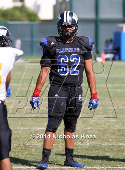 Thumbnail 1 in McAuliffe vs. Windward photogallery.