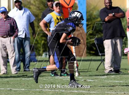 Thumbnail 3 in McAuliffe vs. Windward photogallery.