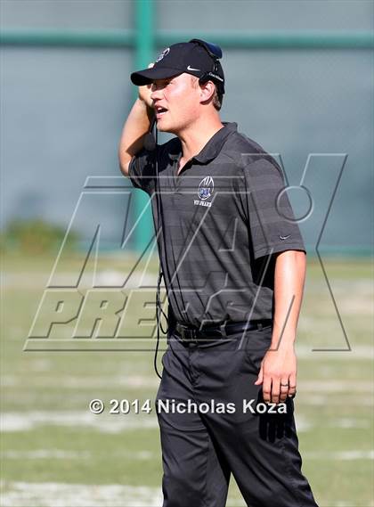 Thumbnail 3 in McAuliffe vs. Windward photogallery.