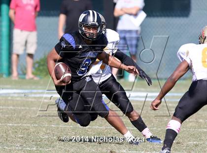 Thumbnail 3 in McAuliffe vs. Windward photogallery.