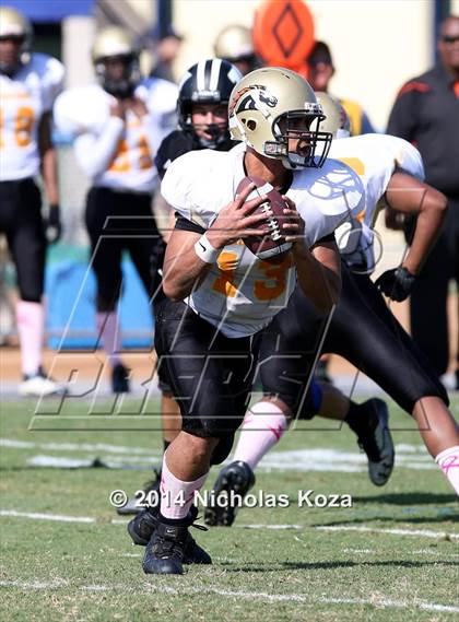 Thumbnail 2 in McAuliffe vs. Windward photogallery.