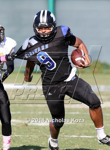 Thumbnail 3 in McAuliffe vs. Windward photogallery.