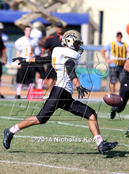 Thumbnail 2 in McAuliffe vs. Windward photogallery.
