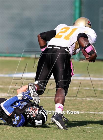 Thumbnail 3 in McAuliffe vs. Windward photogallery.