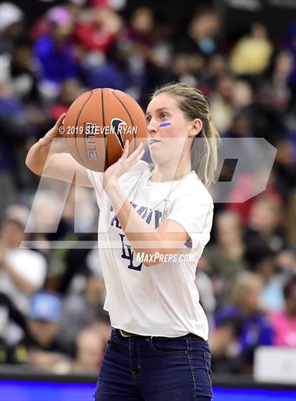 Thumbnail 3 in Bishop Gorman vs. La Lumiere (GEICO National Tournament Quarterfinal) photogallery.