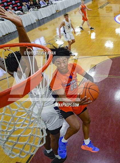 Thumbnail 2 in Bishop Gorman vs. La Lumiere (GEICO National Tournament Quarterfinal) photogallery.